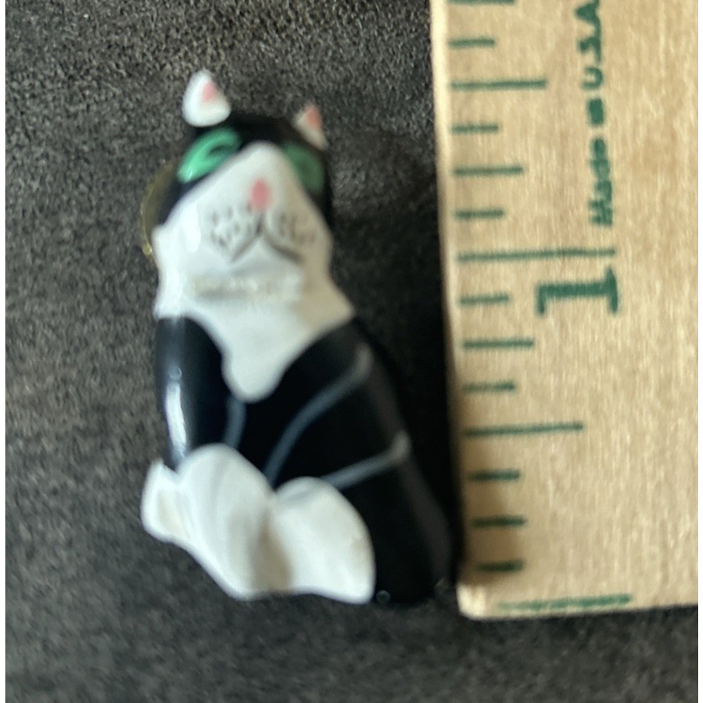 Vtg Hand Painted Wood Folk Art Whimsical Cat Earrings Black White Green Eyes - Picture 3 of 3